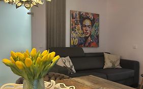 FERIENWOHNUNG TRUNK direkt an den Weinbergen, Parkplatz, Terrasse mit Grill und Lounge